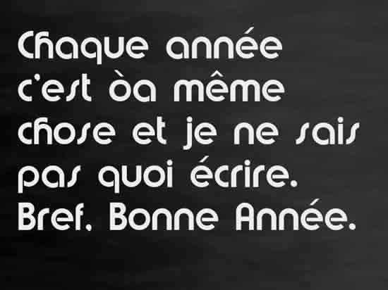 Toastons la nouvelle année avec joie